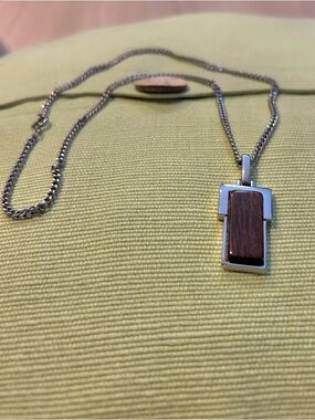Avon Silver Tone Rectangular Wood Inlay Pendant Necklace - Brown & Silver